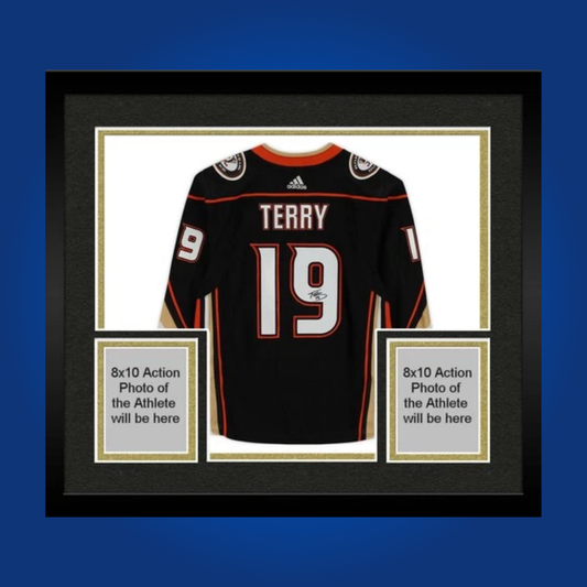 Troy Terry’s signature graces this full framed Anaheim Ducks custom jersey. An outstanding addition for collectors, it showcases Terry’s impact on the team and appeals to fans of emerging NHL stars.